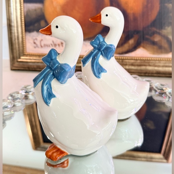 Vintage Goose Salt and Pepper Shakers - Picture 5 of 11